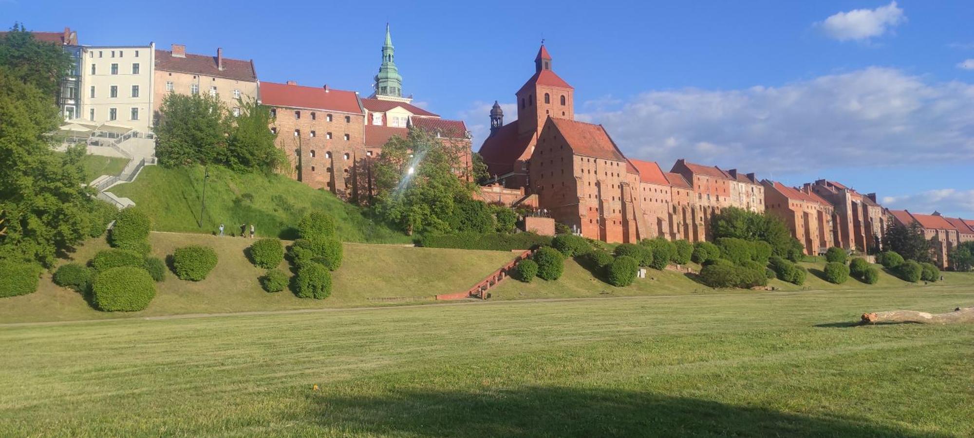 City Center Apartment 45M, 1 Bedroom And 1 Living Room With Kitchen Plus Bathroom, A Perfect Family Friendly Place Or For Home Office And A Longer Stay, A Proper Office Desk With Business Chair Provided, 100M From Market Square And Vistula River Grudziądz エクステリア 写真